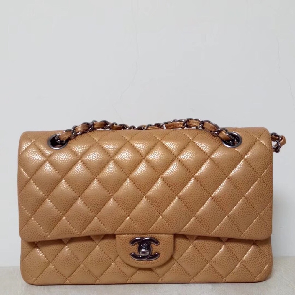 Chanel medium classic flap. Amazing condition